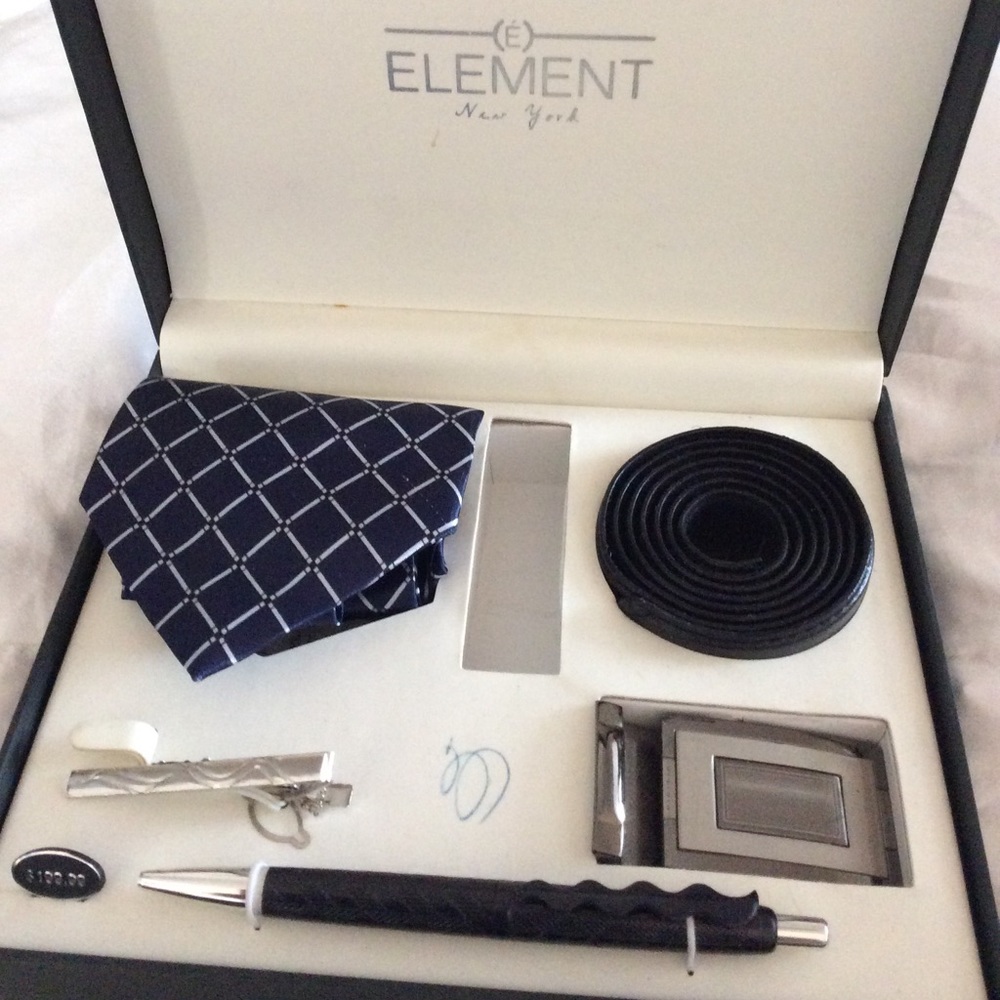 Element men’s Tie, Belt, Tie Clip & Pen Set.